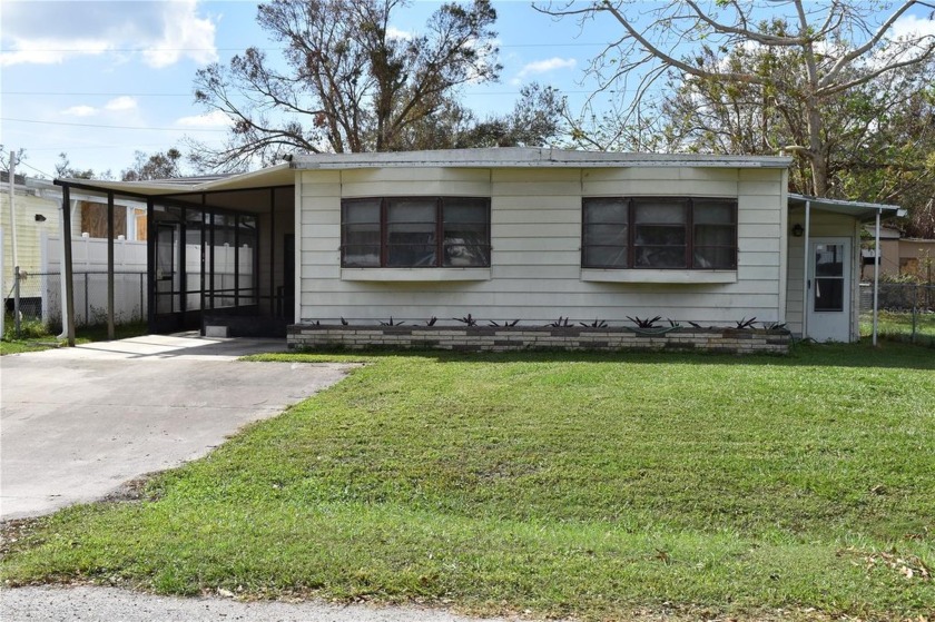 Looking for a mobile home without HOA fees and restrictions in a - Beach Home for sale in Nokomis, Florida on Beachhouse.com