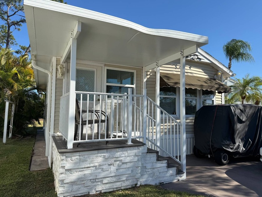 Welcome to your slice of Florida paradise! This charming - Beach Home for sale in Nokomis, Florida on Beachhouse.com