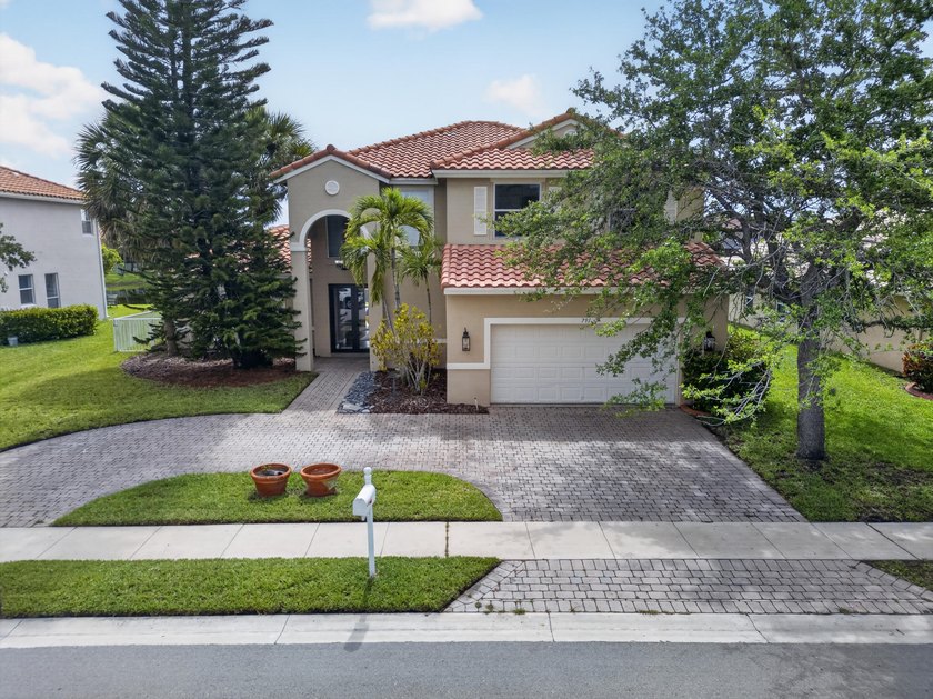 True luxury is felt the moment you cross the threshold. As you - Beach Home for sale in Pembroke Pines, Florida on Beachhouse.com
