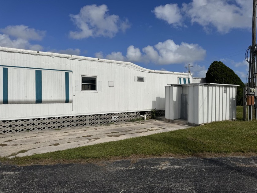 Charming 1-Bedroom, 1-Bath Manufactured Home in Whispering Creek - Beach Home for sale in Fort Pierce, Florida on Beachhouse.com