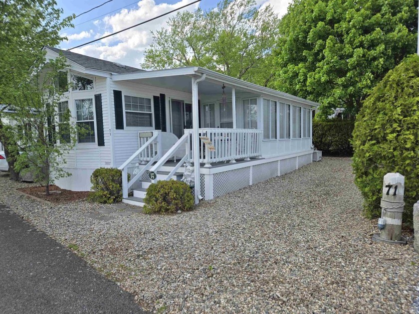 1998 CHARIOT EAGLE SEASONAL HOME ACROSS FROM THE MARSH.  An - Beach Home for sale in Seabrook, New Hampshire on Beachhouse.com