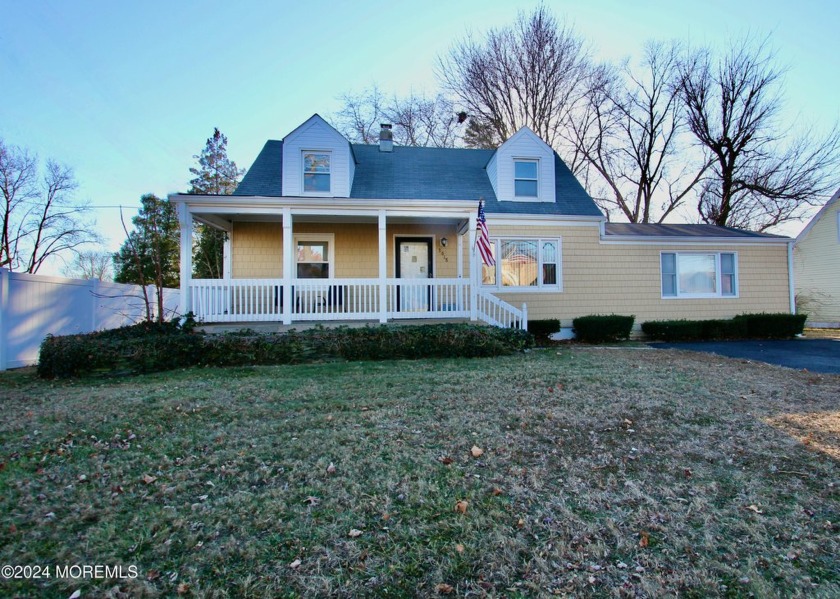 Hamilton Gardens Cape. 1700 sq ft. 4 Bedrooms, 2 Full Baths - Beach Home for sale in Neptune, New Jersey on Beachhouse.com