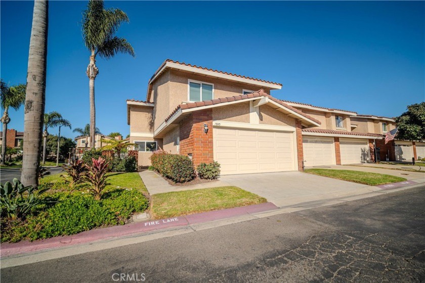 Welcome to Seaside Village! A gated community within walking - Beach Townhome/Townhouse for sale in Huntington Beach, California on Beachhouse.com