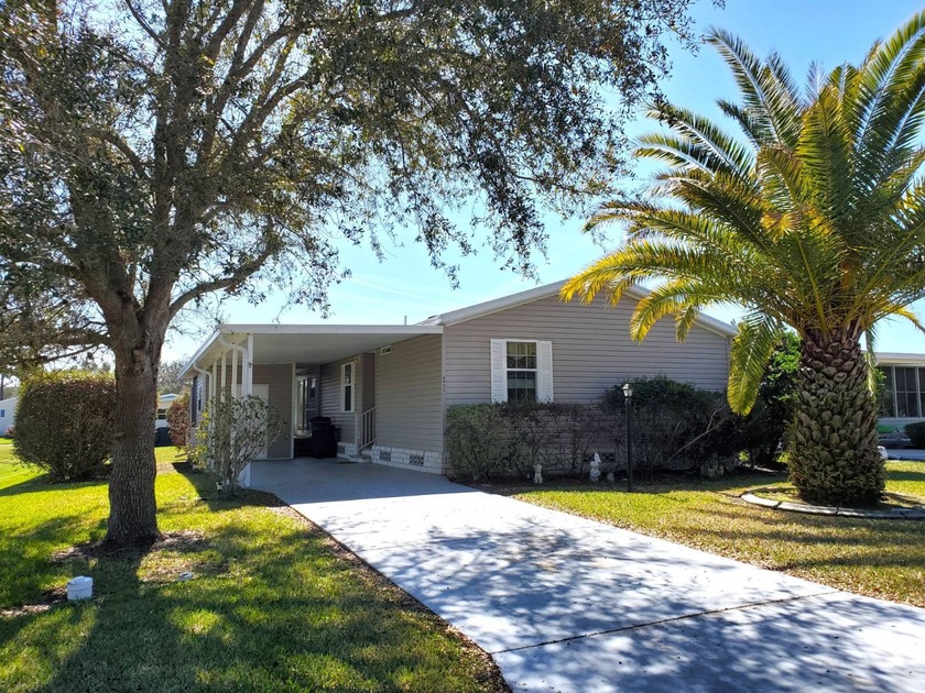 THIS HOME IS ON LEASED LAND WITH A MONTHLY LOT RENT OF $610 THAT - Beach Home for sale in Homosassa, Florida on Beachhouse.com