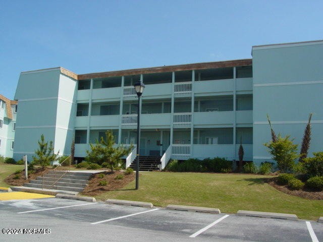 Don't miss out on this great 2nd floor condo. Offering 2 - Beach Condo for sale in Atlantic Beach, North Carolina on Beachhouse.com