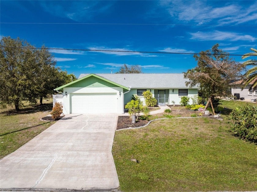 Beautiful Waterfront home situated on 1 and 1/2 lots in the - Beach Home for sale in Rotonda West, Florida on Beachhouse.com