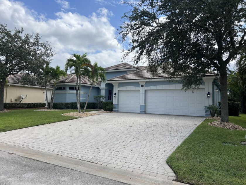 Lost River Plantation Pool Home with a long dock. 4 Bedrooms, 3 - Beach Home for sale in Stuart, Florida on Beachhouse.com