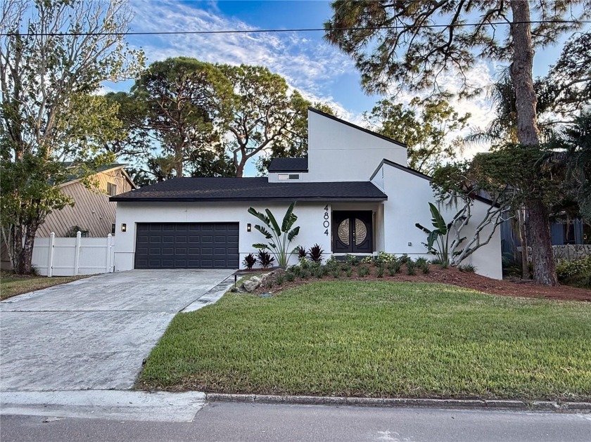 One or more photo(s) has been virtually staged. Exquisite Sunset - Beach Home for sale in Tampa, Florida on Beachhouse.com