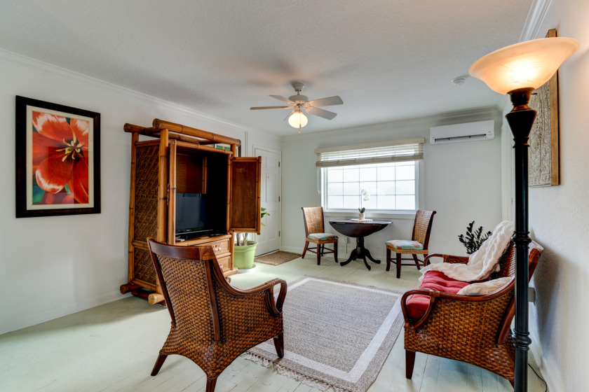 Lovely 2 bedroom condo in the heart of Flagler, Pool, Walk to - Beach Vacation Rentals in Flagler Beach, Florida on Beachhouse.com