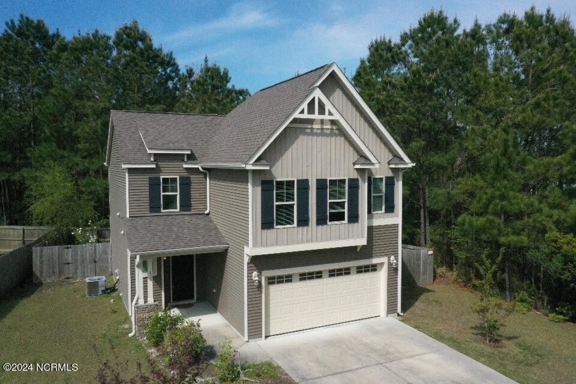 Don't miss this beautiful 3 bedroom, 3 bath home in the ever - Beach Home for sale in Sneads Ferry, North Carolina on Beachhouse.com
