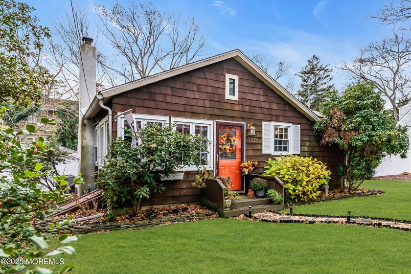 Charming 2 bedroom 1 bath single story home in Cedarcroft on the - Beach Home for sale in Brick, New Jersey on Beachhouse.com