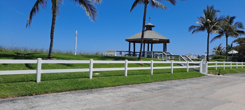 5505 N Ocean Boulevard - Beach Condo for sale in Ocean Ridge, Florida on Beachhouse.com
