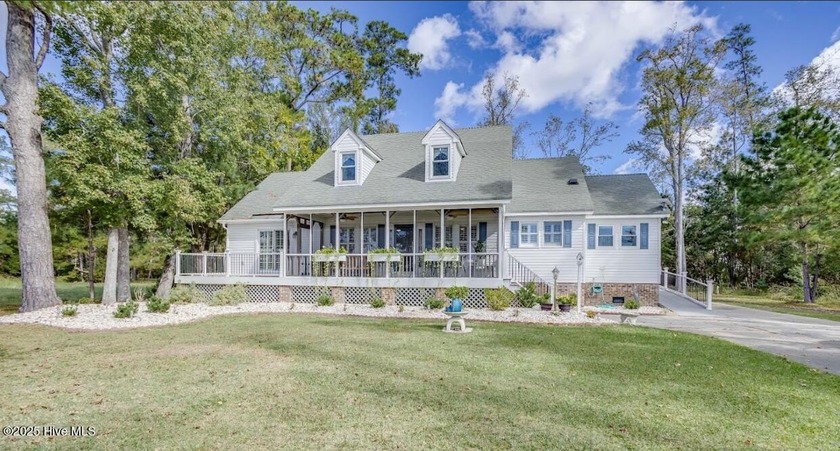 Three letters, W-O-W summarizes your reaction as you walk into - Beach Home for sale in Belhaven, North Carolina on Beachhouse.com