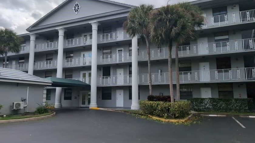 Beautifully updated and spacious 2-bed, 2-bath condo (1,385 sq - Beach Condo for sale in Davie, Florida on Beachhouse.com