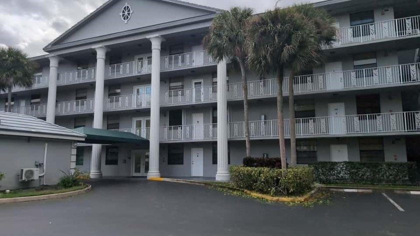 BACK to ACTIVE REDUCED TO SELL!! Beautifully updated and - Beach Condo for sale in Davie, Florida on Beachhouse.com