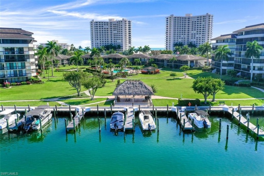 BRING YOUR TOOTHBRUSHES!  This beautifully kept South Seas condo - Beach Condo for sale in Marco Island, Florida on Beachhouse.com
