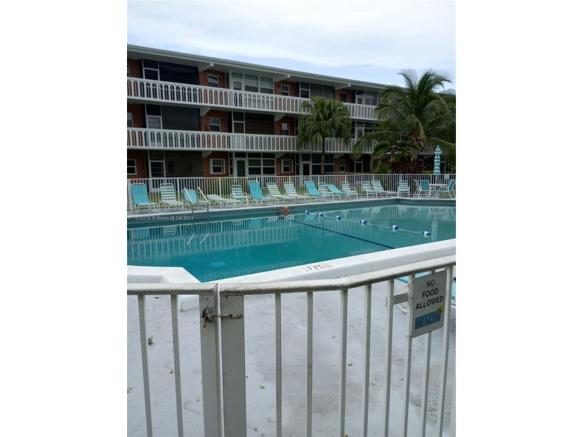 Close to everything, beach, supermarkets, shopping, freshly - Beach Condo for sale in Hallandale Beach, Florida on Beachhouse.com