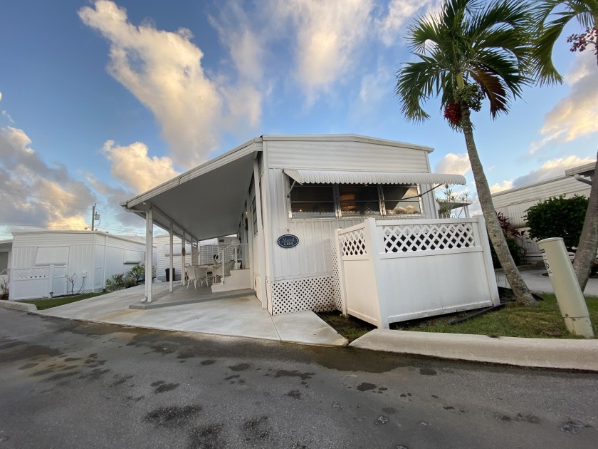 Gorgeous property that is very close to the beach and the - Beach Condo for sale in Briny Breezes, Florida on Beachhouse.com