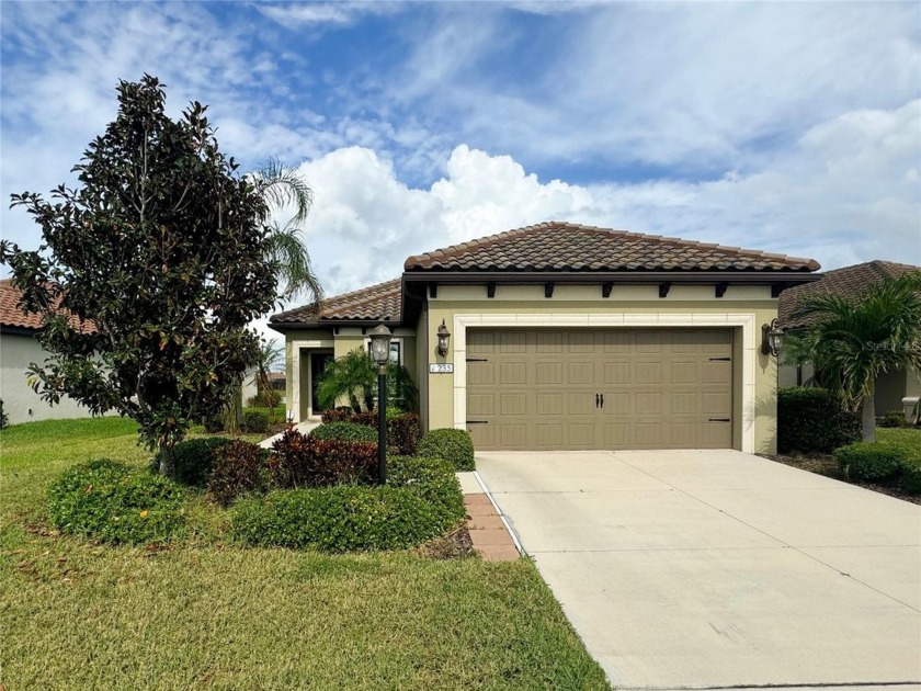 Welcome home to this stunning 3-bedroom, 2-bathroom, 2-car - Beach Home for sale in Nokomis, Florida on Beachhouse.com