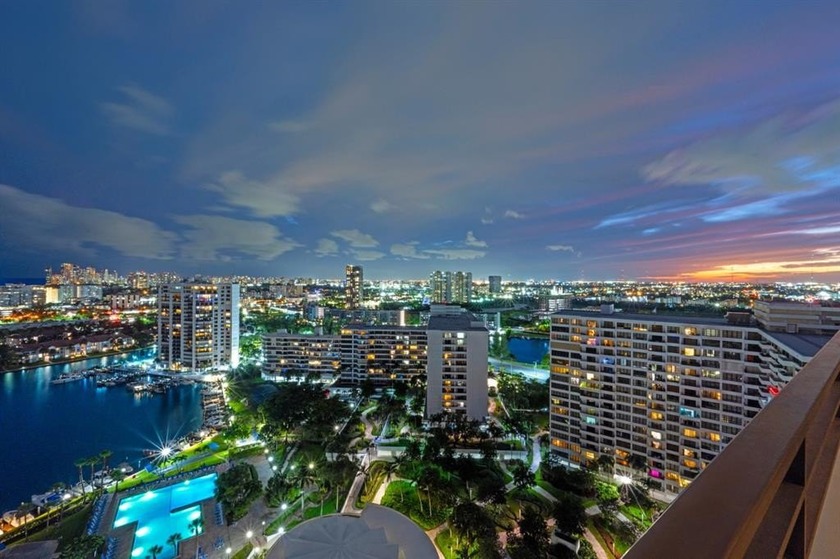 This top-floor condo boasts high ceilings and breathtaking views - Beach Condo for sale in Hallandale Beach, Florida on Beachhouse.com