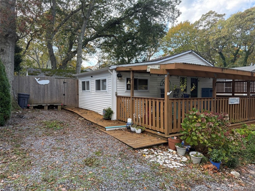 Recently renovated 2 bedroom cottage located in the desirable - Beach Home for sale in Baiting Hollow, New York on Beachhouse.com