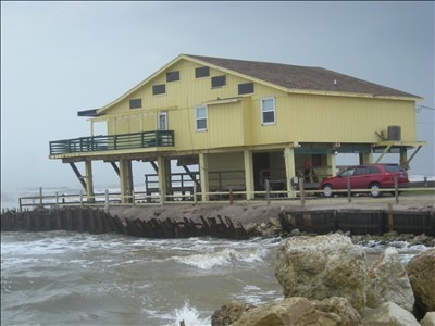 Noah's Ark Oceanfront Vacation Home with Great fishing! - Beach Vacation Rentals in Galveston, Texas on Beachhouse.com