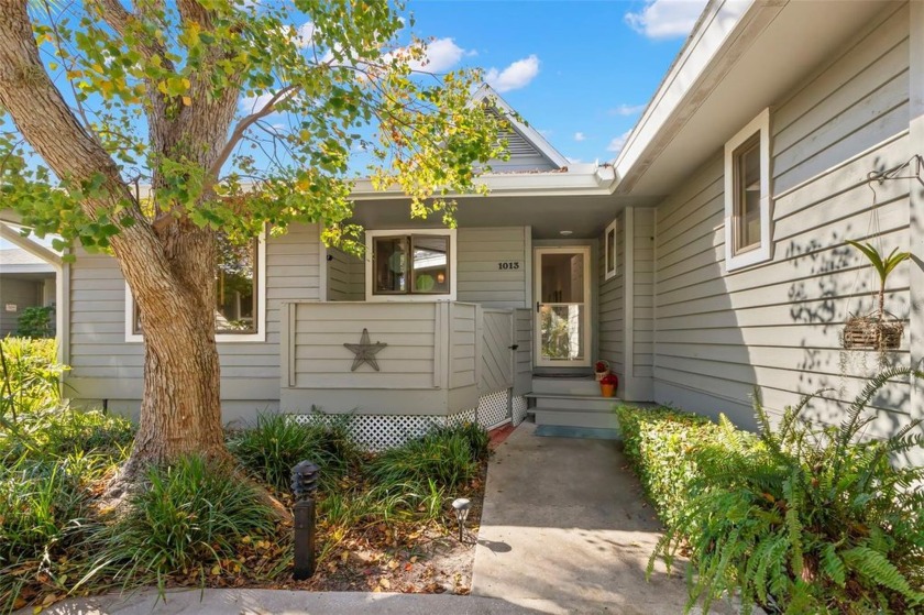 PRIVATE, PEACEFUL, POINTE ALEXIS!  Tucked away on the peninsula - Beach Home for sale in Tarpon Springs, Florida on Beachhouse.com