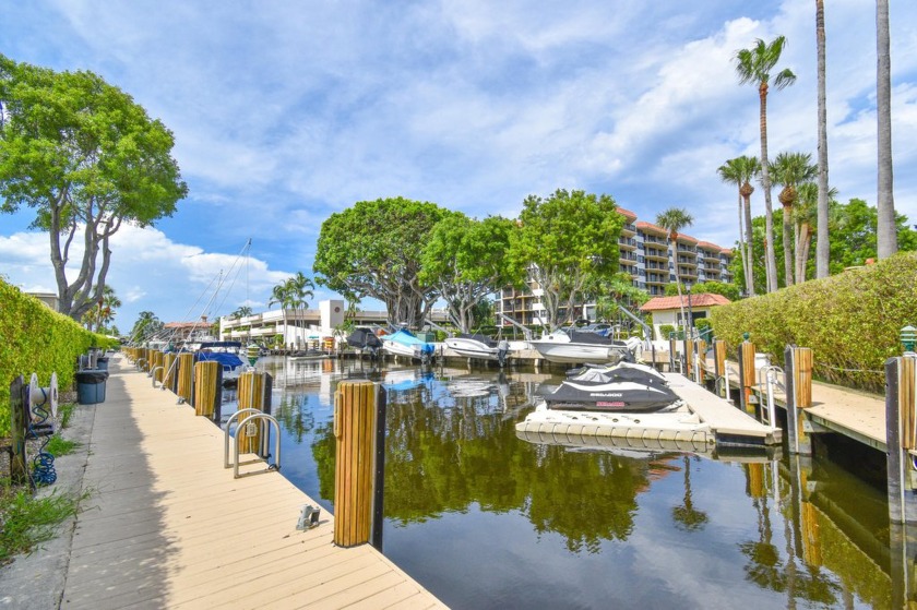 BRIGHT, SPACIOUS, UNIQUELY LOCATED OVER SIZED, PRIVATE   UNIT - Beach Condo for sale in Boca Raton, Florida on Beachhouse.com