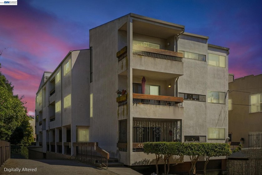 Perfectly positioned just one block from the iconic Lake Merritt - Beach Condo for sale in Oakland, California on Beachhouse.com