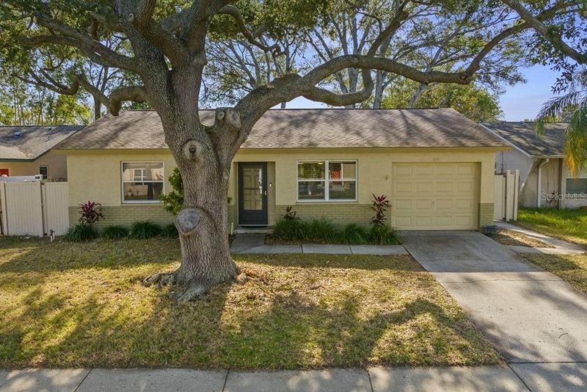 Under contract-accepting backup offers. This charming 2BR/2BA - Beach Home for sale in Dunedin, Florida on Beachhouse.com