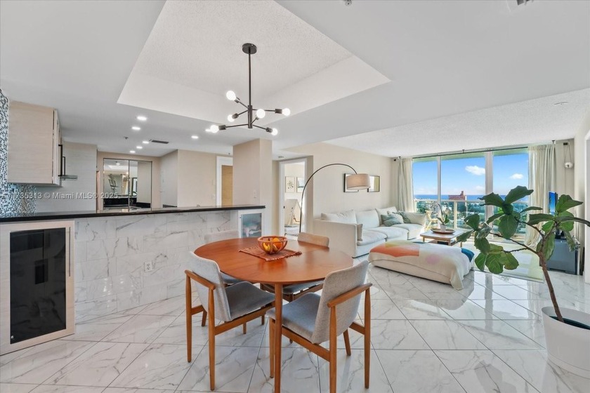 This stunning 2-bedroom, 2-bathroom residence, spanning 1,078 sq - Beach Condo for sale in Miami Beach, Florida on Beachhouse.com