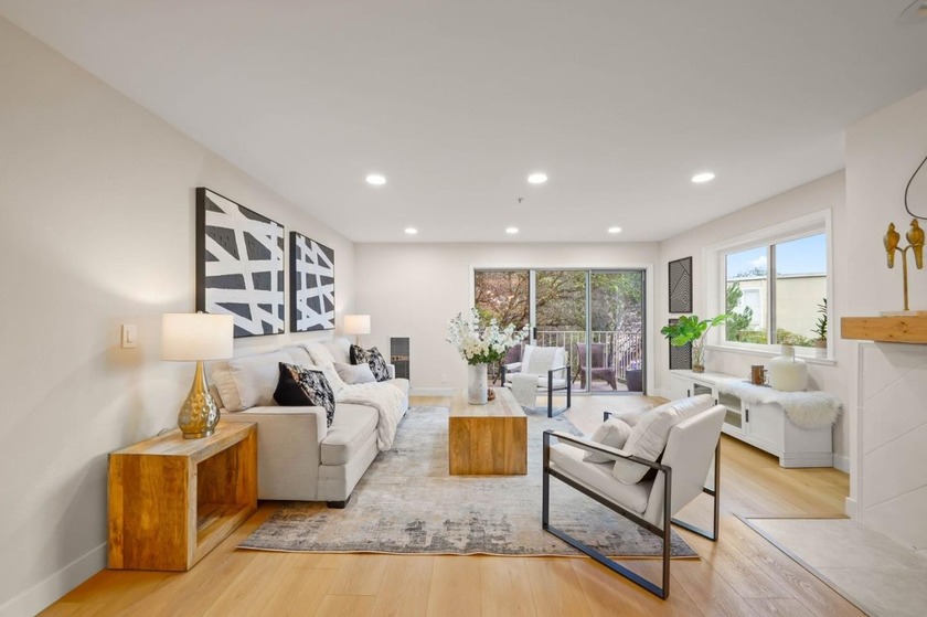 Looking for a condo with an amazing layout, views, and a - Beach Condo for sale in San Carlos, California on Beachhouse.com