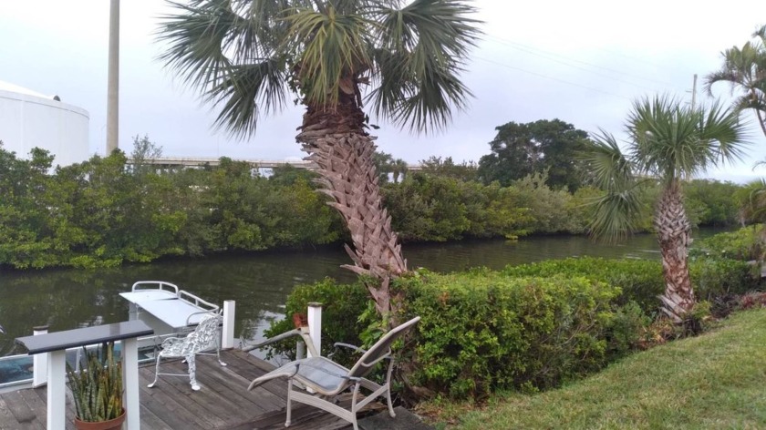Want a home on water? Do you fish or kayak? This is for you - Beach Lot for sale in Vero Beach, Florida on Beachhouse.com