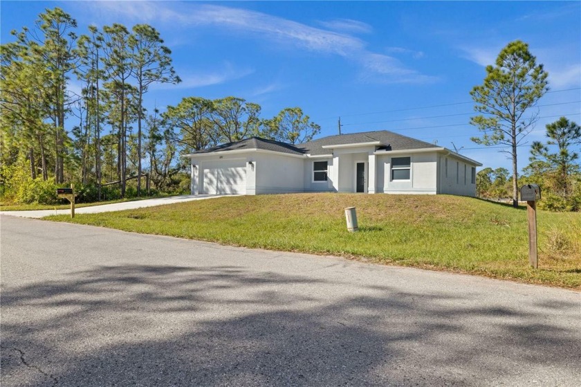 One or more photo(s) has been virtually staged. Ready to Move-in - Beach Home for sale in Port Charlotte, Florida on Beachhouse.com