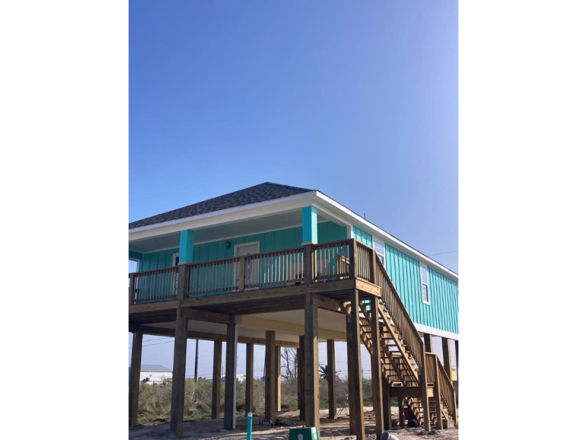 Check out this fabulous new construction 3/2 stilt home in the - Beach Home for sale in Rockport, Texas on Beachhouse.com