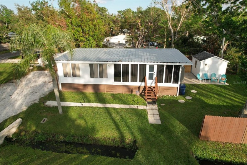 Welcome to this beautifully updated 2-bedroom, 1-bathroom - Beach Home for sale in Nokomis, Florida on Beachhouse.com