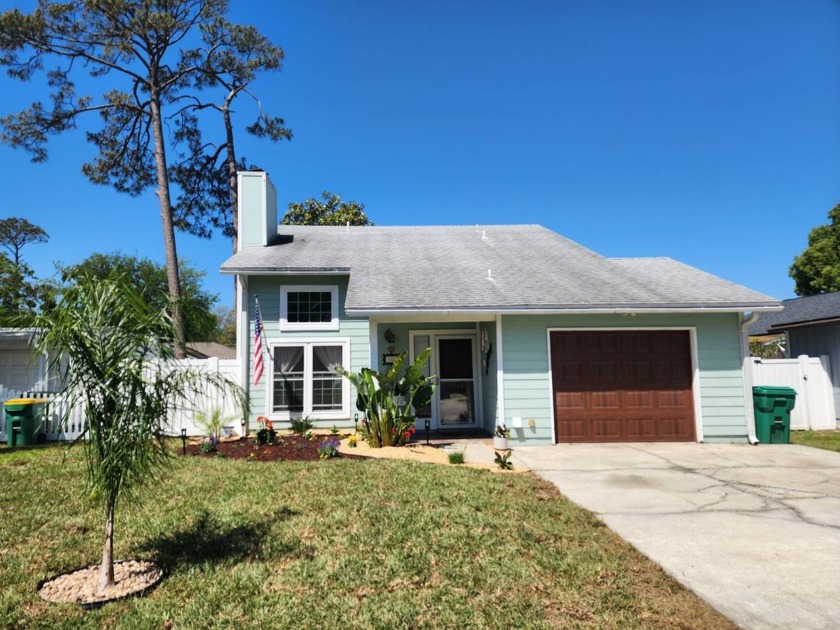 Welcome to this charming 3 bedroom beach bungalow, where vaulted - Beach Home for sale in Jacksonville Beach, Florida on Beachhouse.com