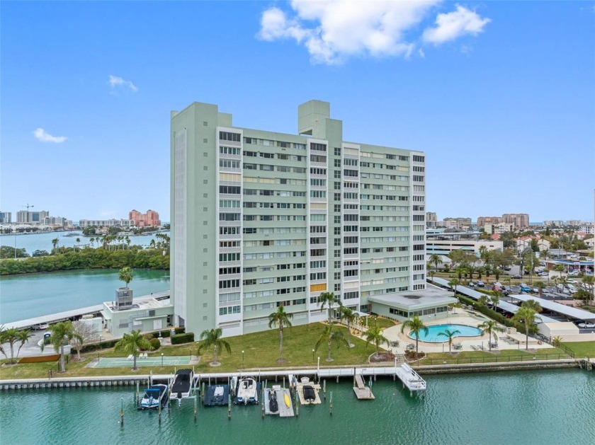 Horizon House in Island Estate offers the finest in coastal - Beach Condo for sale in Clearwater Beach, Florida on Beachhouse.com