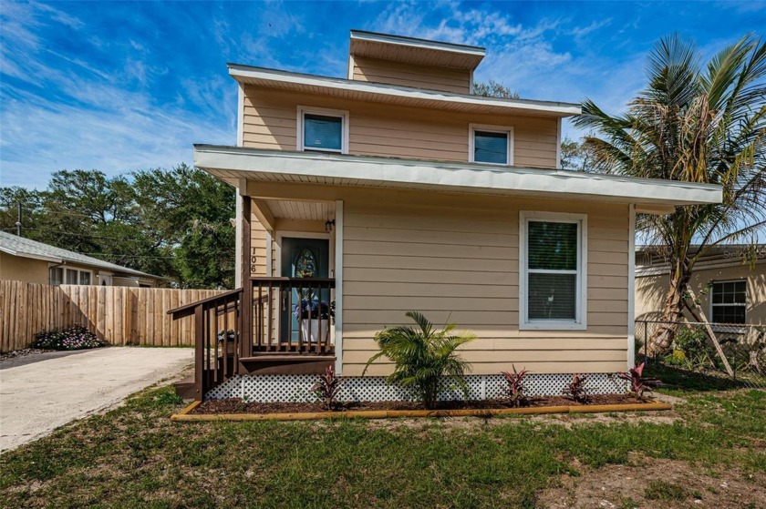 Welcome home to this COMPLETELY UPDATED gem in a GREAT LOCATION! - Beach Home for sale in Largo, Florida on Beachhouse.com
