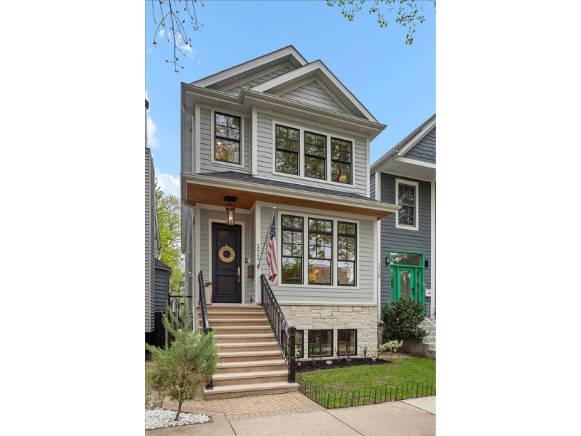 A rare offering in Ravenswood/Bowmanville, this five-bedroom - Beach Home for sale in Chicago, Illinois on Beachhouse.com
