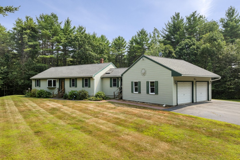 Nestled on a private 1.93-acre parcel in the scenic town of - Beach Home for sale in Damariscotta, Maine on Beachhouse.com