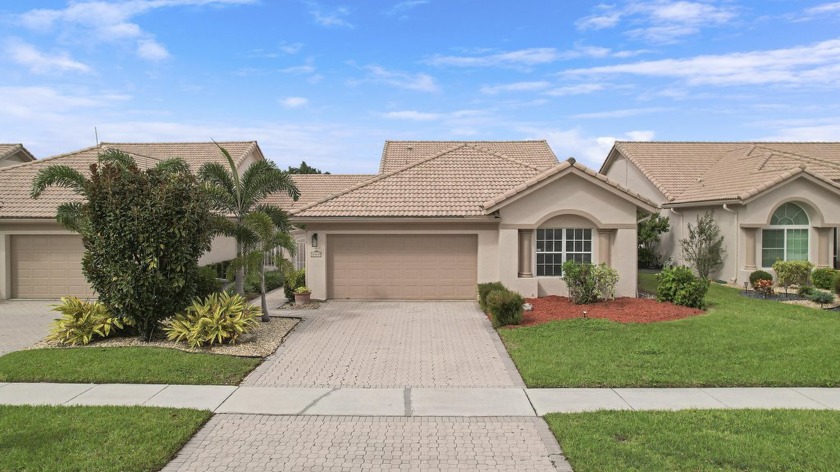 Welcome home to 8964 Shoal Creek Lane. This 3/2 lakefront villa - Beach Home for sale in Boynton Beach, Florida on Beachhouse.com