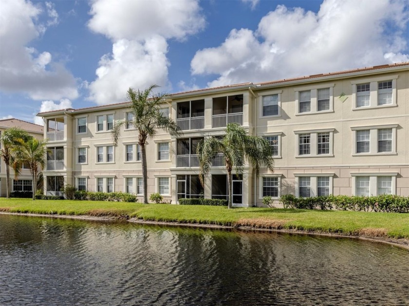 Exceptional condominium living just 3.9 miles from Venice Beach - Beach Condo for sale in Venice, Florida on Beachhouse.com