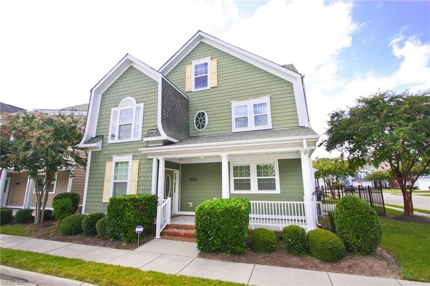 Wonderful possible multi-gen home. BAMBOO floors entire first - Beach Home for sale in Suffolk, Virginia on Beachhouse.com