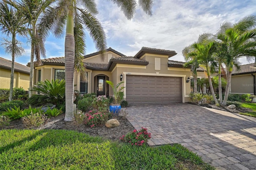 *Turn-key furnished POOL home that is PRICED TO - Beach Home for sale in Venice, Florida on Beachhouse.com