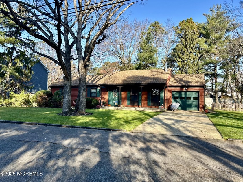 Great Pine Lake Park Ranch sits on an oversized 150 x 100 parcel - Beach Home for sale in Toms River, New Jersey on Beachhouse.com