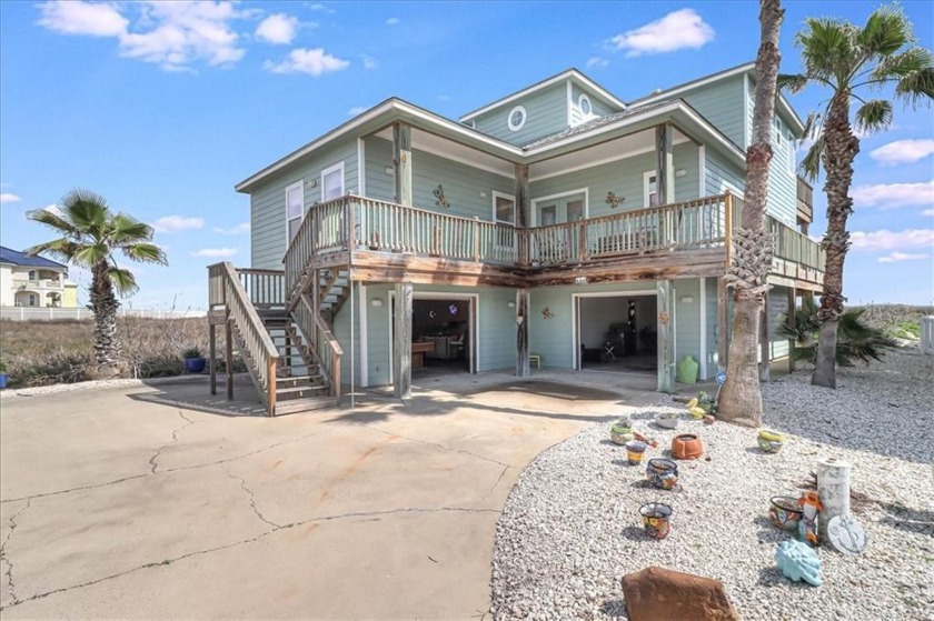 All the grandeur of the Gulf, complete with privacy, is in this - Beach Home for sale in Port Aransas, Texas on Beachhouse.com