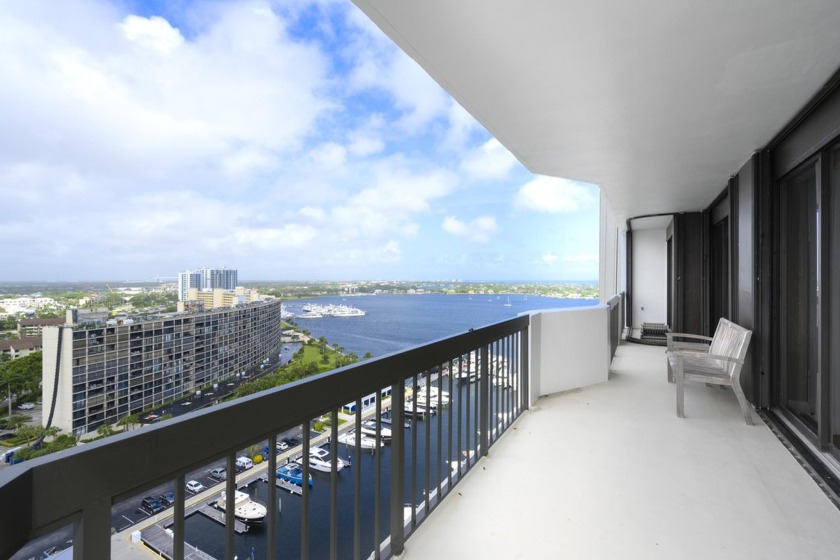 Spacious Tower level 3 bedroom, 2.5 bath corner condo with - Beach Condo for sale in North Palm Beach, Florida on Beachhouse.com