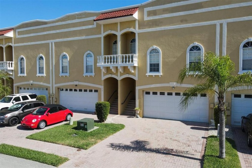 This beautiful and spacious Mediterranean style town home is - Beach Townhome/Townhouse for sale in Apollo Beach, Florida on Beachhouse.com