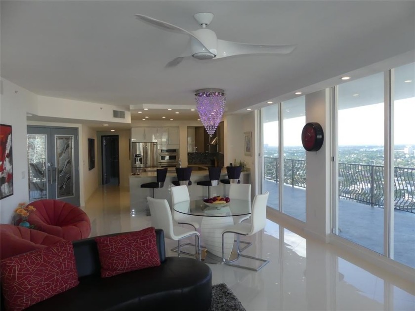 Estate Sale. Spectacular high-floor Barcelona *C* residence in - Beach Condo for sale in Fort Lauderdale, Florida on Beachhouse.com